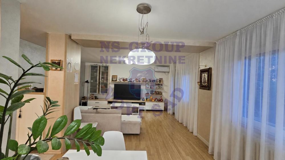 Slika 7 - Četvorosoban, 94m2, Novo naselje Novi Sad, sa terasom, ima lift