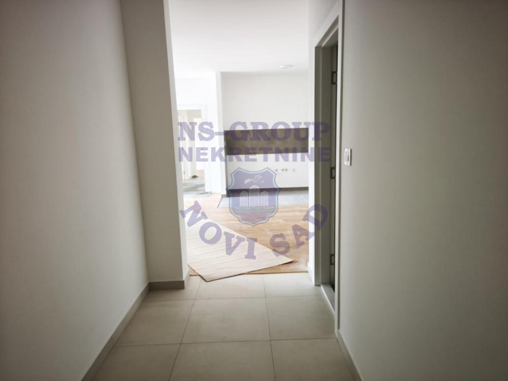 Slika 1 - Četvorosoban, 87m2, Telep Novi Sad, sa terasom, ima lift