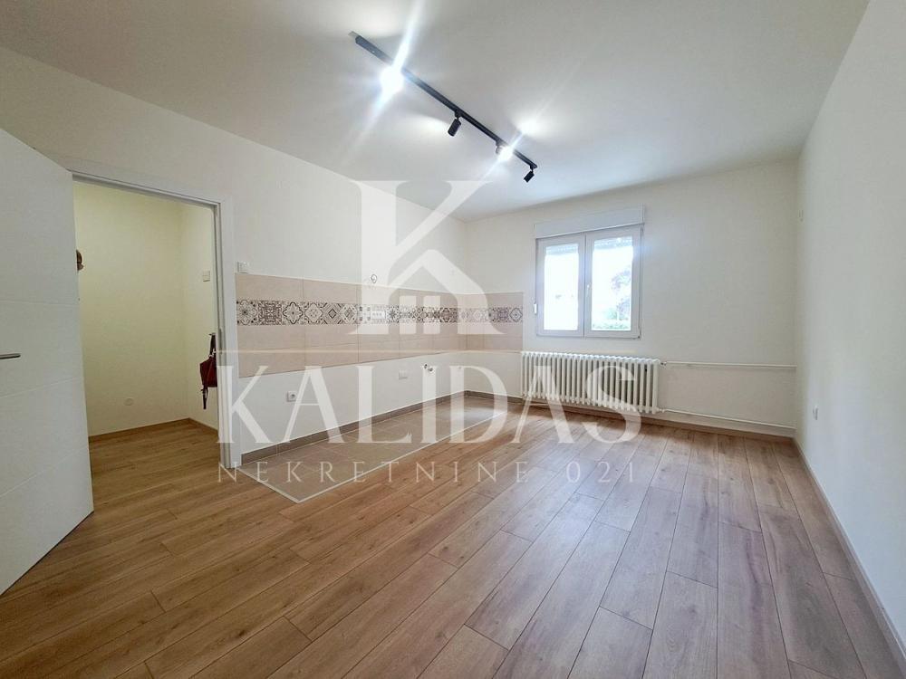 Glavna slika -Stan,NOVI SAD,BULEVAR,kv: 37, € 123600, ID: 1008881