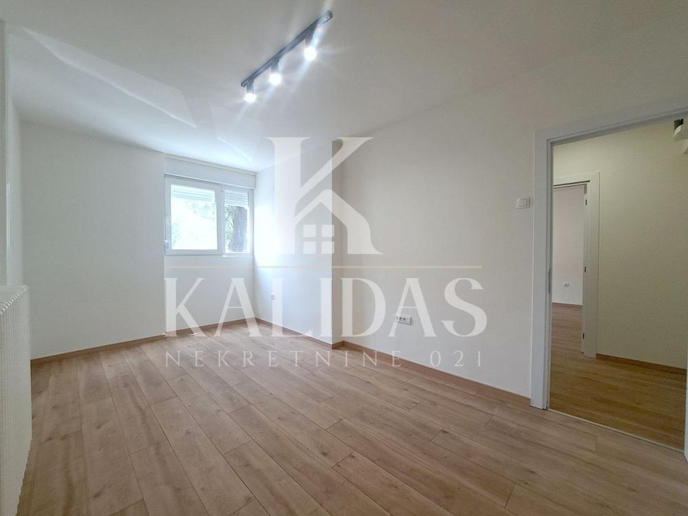 Slika 4 - Stan,NOVI SAD,BULEVAR,kv: 37, € 123600, ID: 1008881