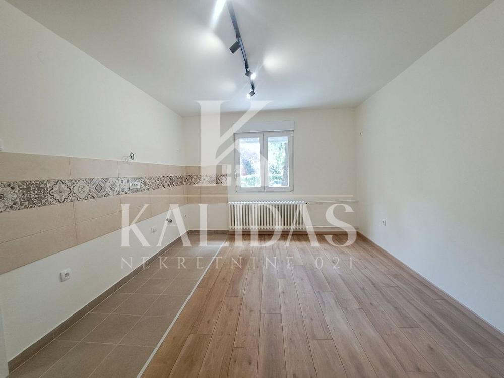 Slika 1 - Stan,NOVI SAD,BULEVAR,kv: 37, € 123600, ID: 1008881