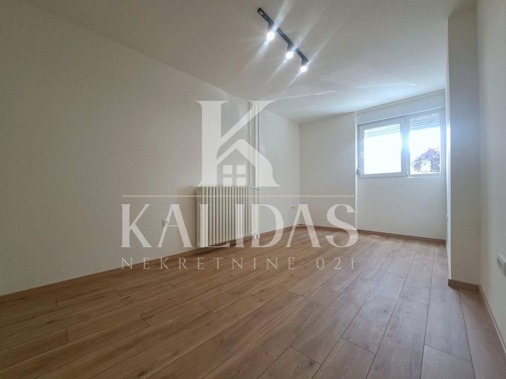 Slika 5 - Stan,NOVI SAD,BULEVAR,kv: 37, € 123600, ID: 1008881