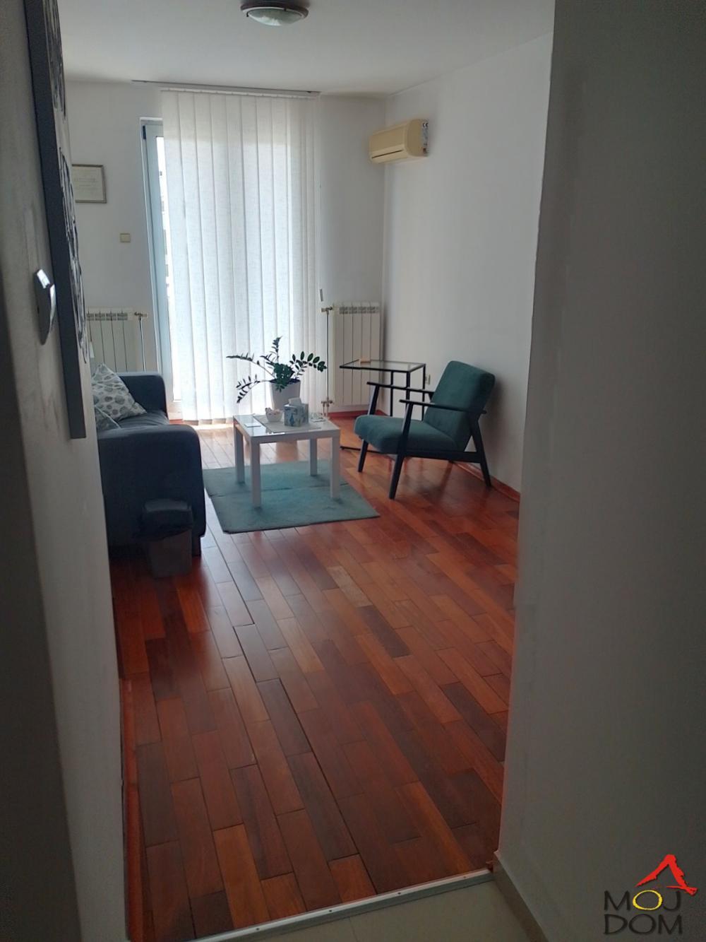 Glavna slika -Stan,NOVI SAD,BULEVAR,kv: 28, € 112270, ID: 1032496