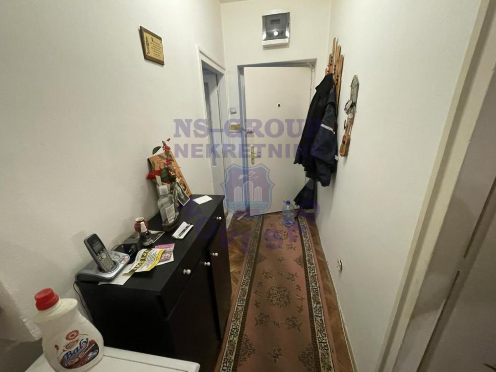 Slika 4 - Jednosoban, 40m2, Grbavica Novi Sad, sa terasom, ima lift