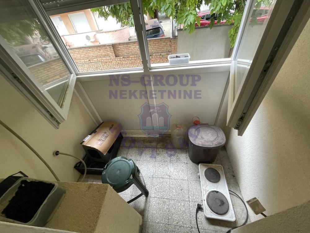 Slika 6 - Jednosoban, 40m2, Grbavica Novi Sad, sa terasom, ima lift