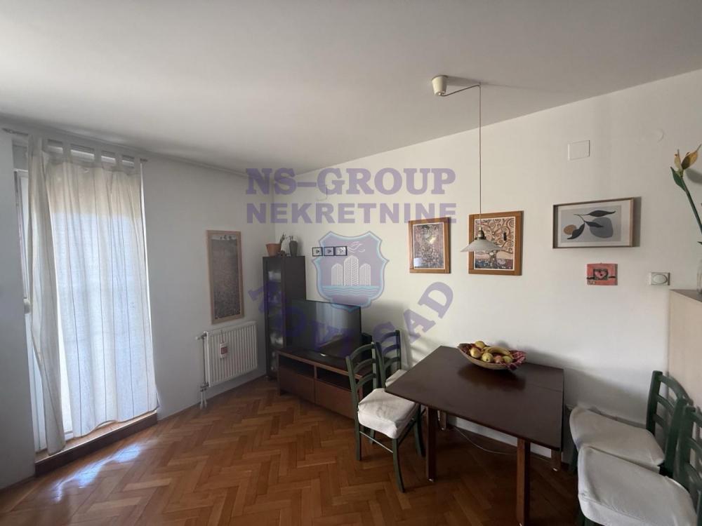 Slika 2 - Četvorosoban, Grbavica Novi Sad, sa terasom, ima lift