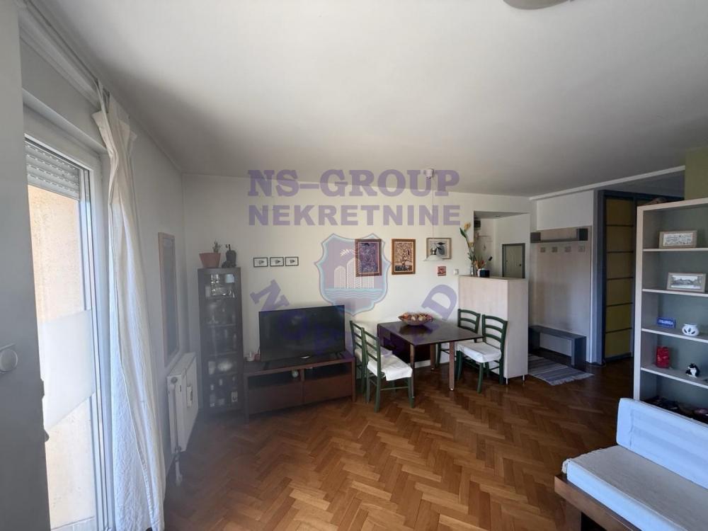 Slika 1 - Četvorosoban, Grbavica Novi Sad, sa terasom, ima lift