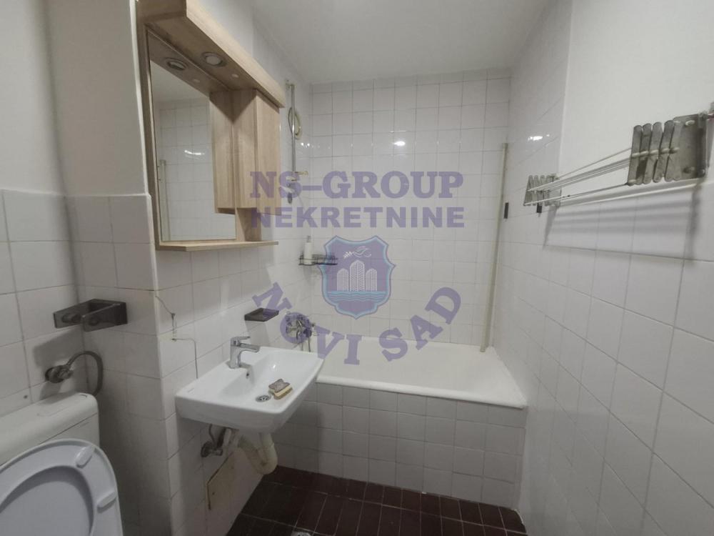 Slika 3 - Jednosoban, 27m2, Novo naselje Novi Sad, ima lift