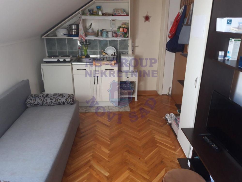 Glavna slika -Prodaja stana, 15m2, Bulevar oslobođenja Novi Sad, ima lift