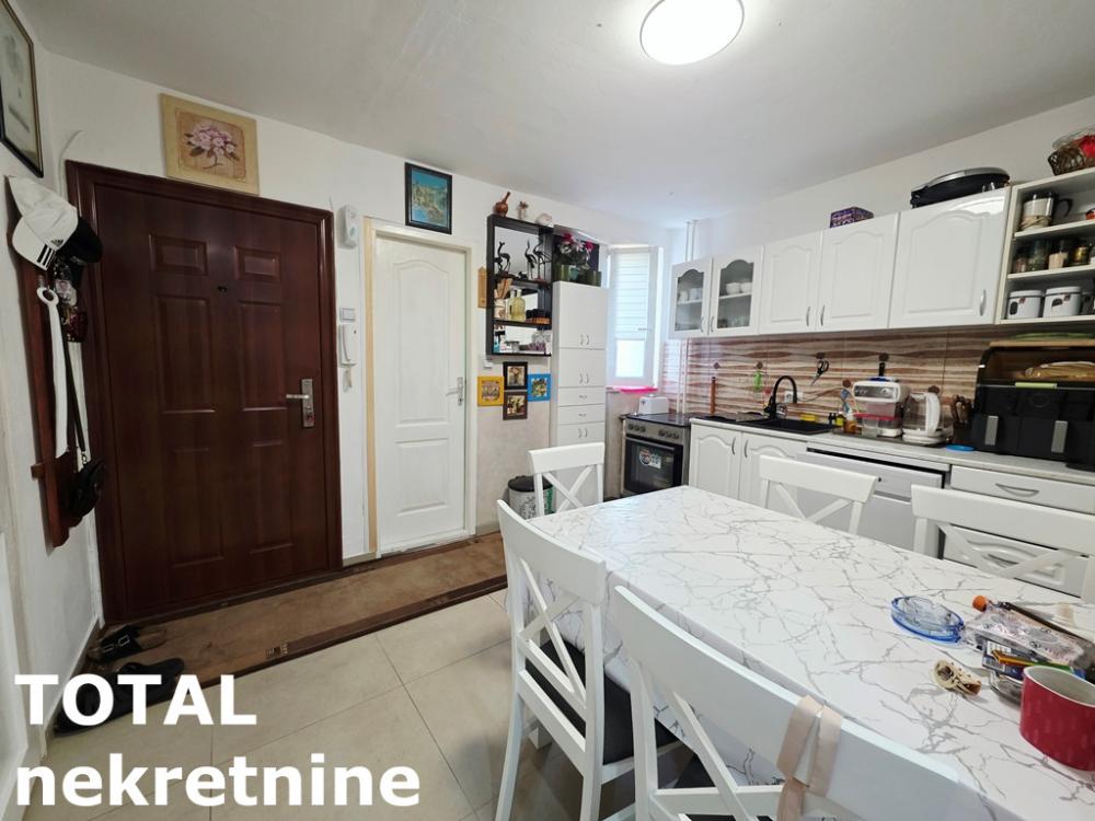 Slika 6 - Stan,NOVI SAD,DETELINARA,kv: 47.00, € 140000, ID: 1102876