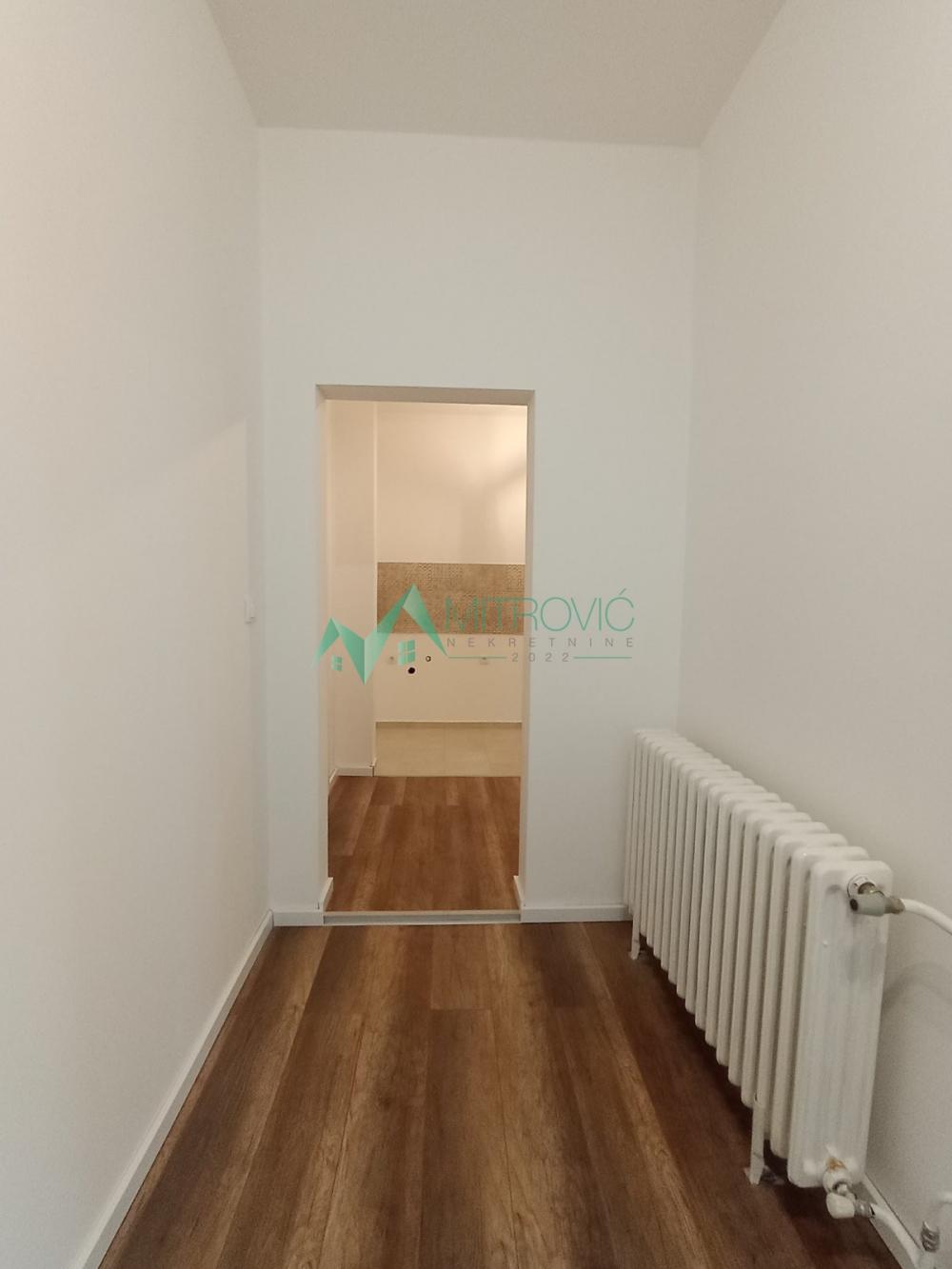 Slika 9 - Novi Sad, Petrovaradin - Trosoban stan 79m2 