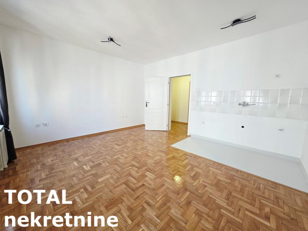 Slika 1 - Stan,NOVI SAD,TELEP,kv: 26.00, € 86410, ID: 1102848