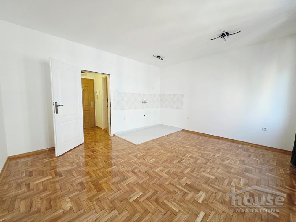 Slika 2 - Stan,NOVI SAD,BULEVAR EVROPE,kv: 26.00, € 86410, ID: 1066002