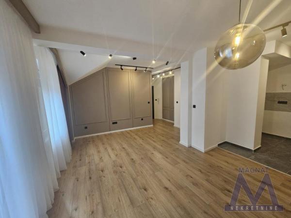 Slika 3 - Stan,NOVI SAD,CENTAR,kv: 58, € 190550, ID: 1019397