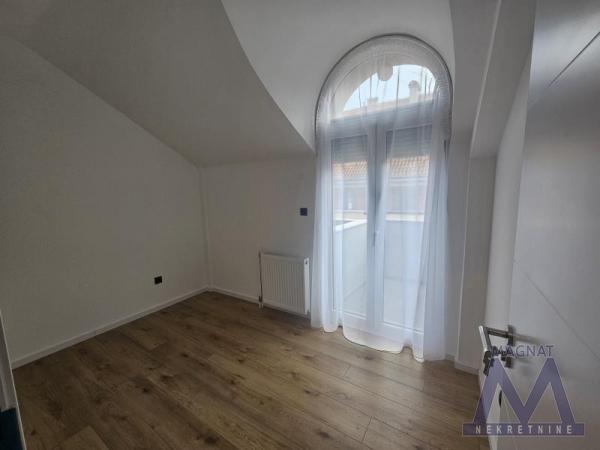 Slika 7 - Stan,NOVI SAD,CENTAR,kv: 58, € 190550, ID: 1019397