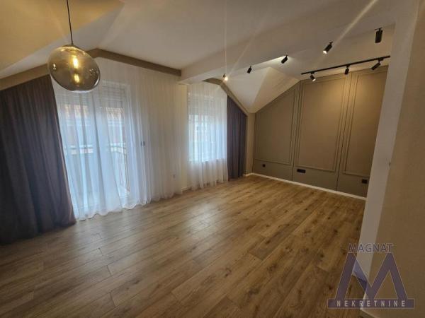 Slika 2 - Stan,NOVI SAD,CENTAR,kv: 58, € 190550, ID: 1019397