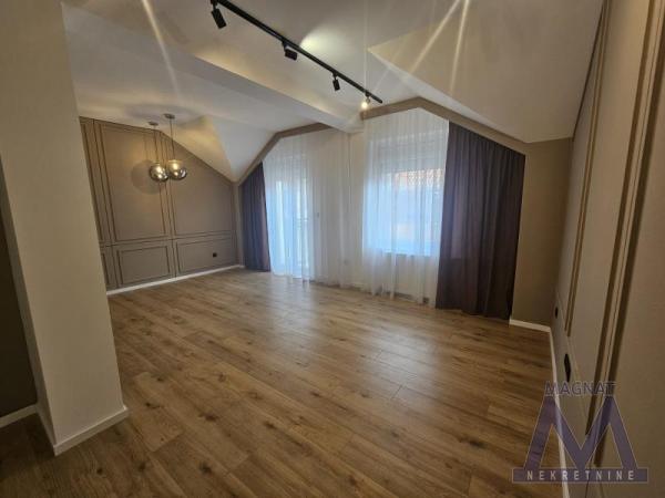 Slika 1 - Stan,NOVI SAD,CENTAR,kv: 58, € 190550, ID: 1019397