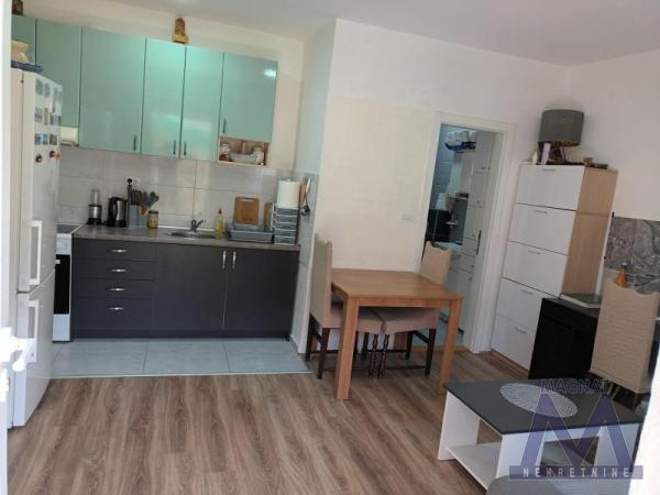Slika 2 - Stan,NOVI SAD,ADICE,kv: 22, € 49500, ID: 1019396