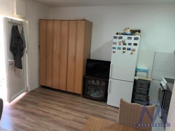 Slika 4 - Stan,NOVI SAD,ADICE,kv: 22, € 49500, ID: 1019396