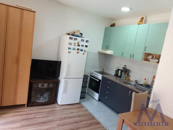 Slika 3 - Stan,NOVI SAD,ADICE,kv: 22, € 49500, ID: 1019396