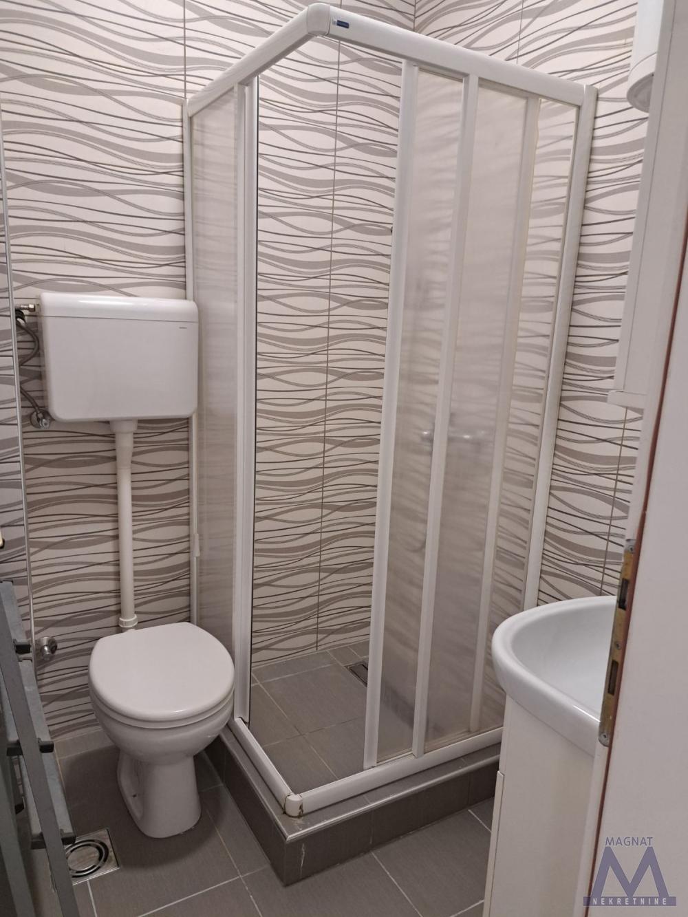 Slika 8 - Stan,NOVI SAD,BULEVAR,kv: 71, € 204800, ID: 1019407