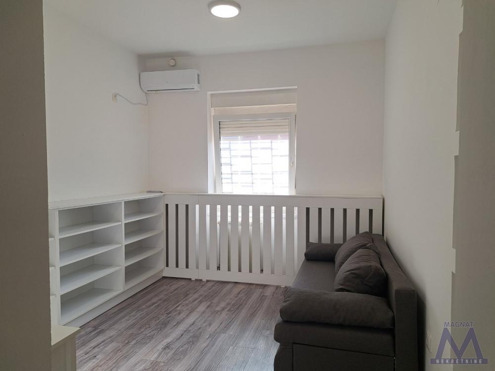 Slika 5 - Stan,NOVI SAD,BULEVAR,kv: 71, € 204800, ID: 1019407