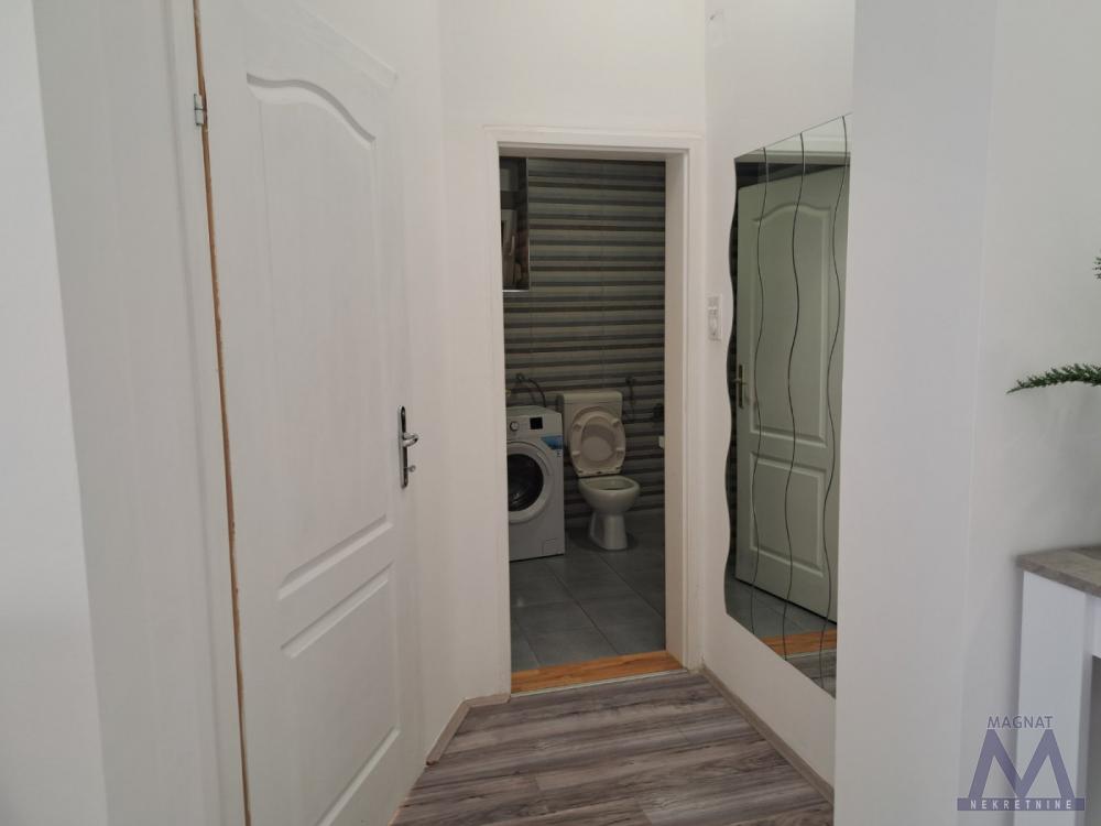 Slika 7 - Stan,NOVI SAD,BULEVAR,kv: 71, € 204800, ID: 1019407