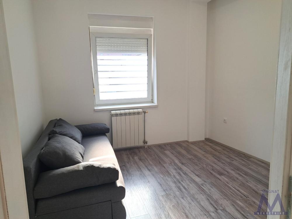 Slika 4 - Stan,NOVI SAD,BULEVAR,kv: 71, € 204800, ID: 1019407