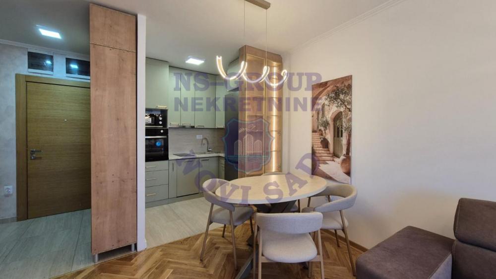 Slika 2 - Dvosoban, 42m2, Podbara Novi Sad, sa terasom, ima lift