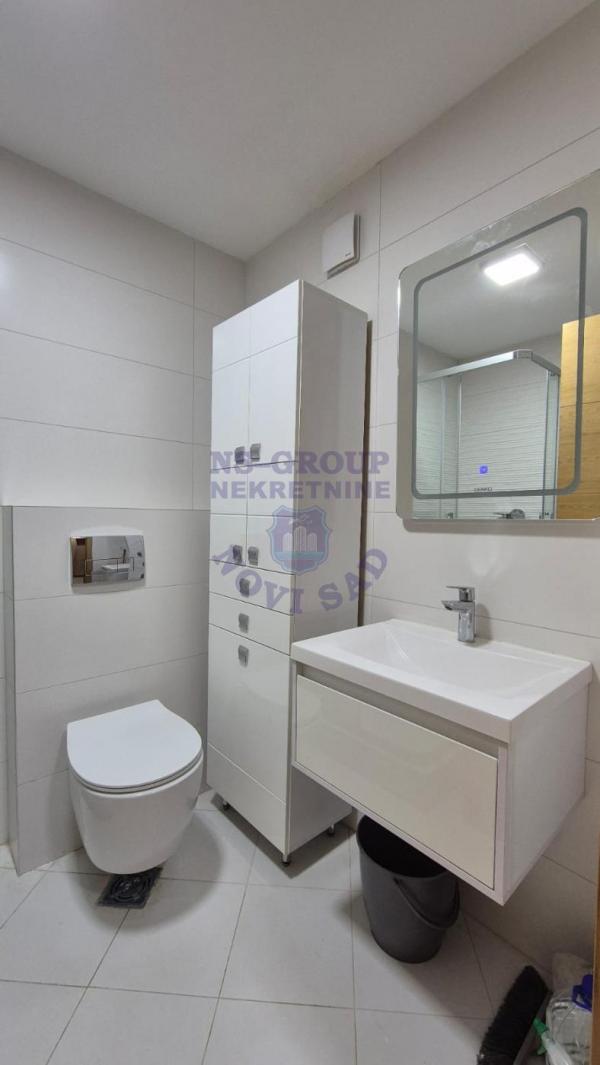 Slika 4 - Dvosoban, 42m2, Podbara Novi Sad, sa terasom, ima lift