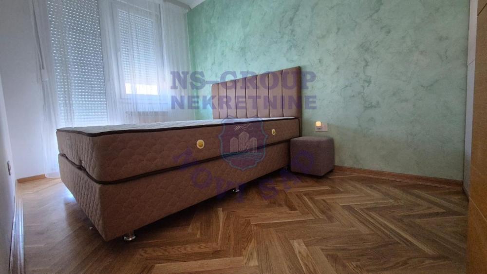 Slika 7 - Dvosoban, 42m2, Podbara Novi Sad, sa terasom, ima lift