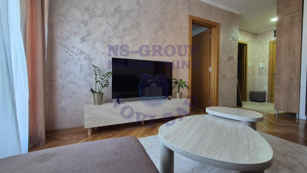Slika 9 - Dvosoban, 42m2, Podbara Novi Sad, sa terasom, ima lift