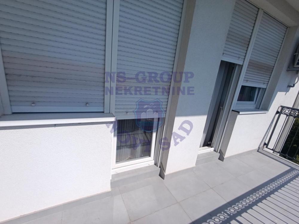 Slika 11 - Dvosoban, 42m2, Podbara Novi Sad, sa terasom, ima lift