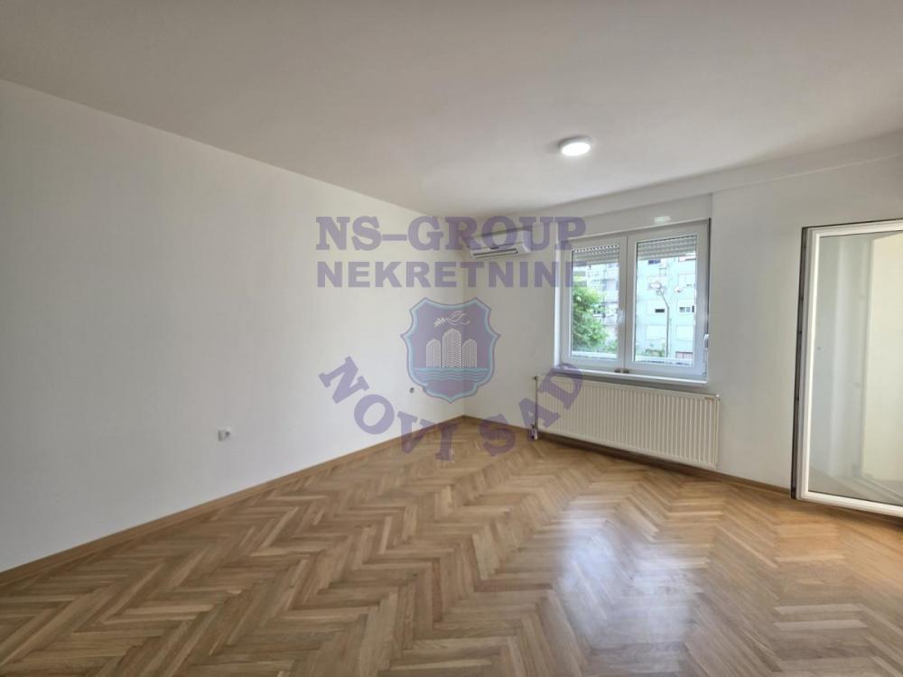 Glavna slika -Kompletno renoviran jednoiposoban stan na Bulevaru kralja Petra, šifra: 573172