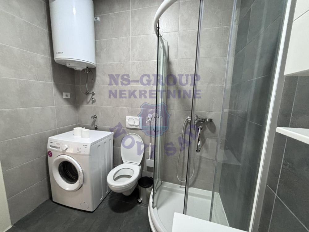 Slika 8 - Jednoiposoban, 41m2, Podbara Novi Sad, sa terasom, ima lift