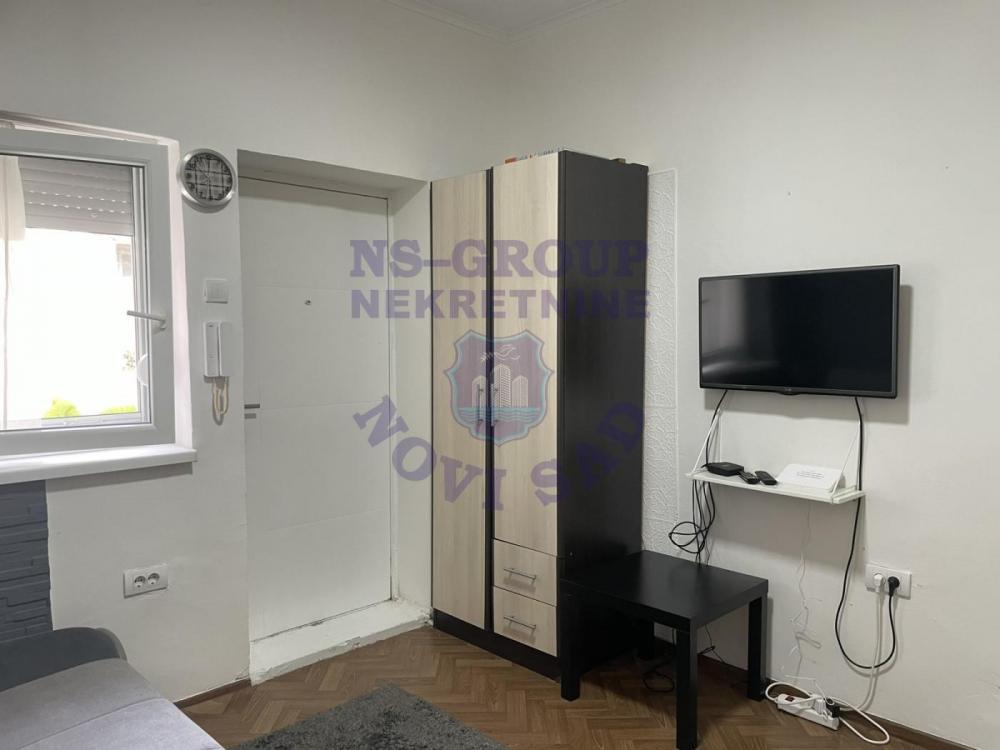 Slika 1 - Prodaja stana, 13m2, Petrovaradin Novi Sad