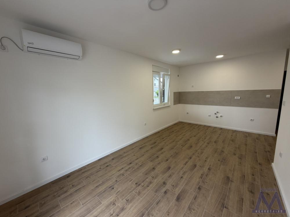 Slika 1 - Stan,NOVI SAD,KLISA,kv: 37, € 80000, ID: 1019409
