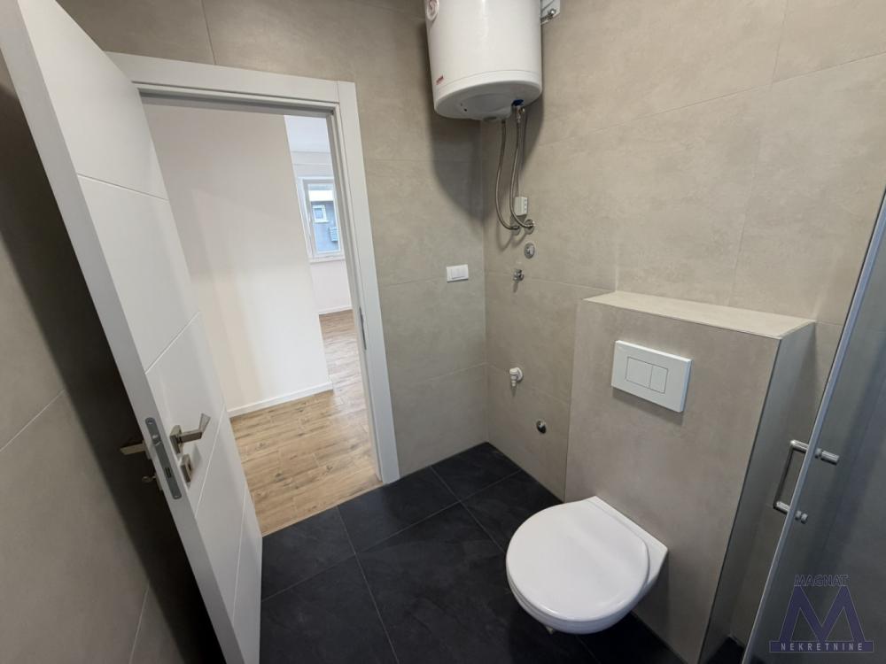 Slika 6 - Stan,NOVI SAD,KLISA,kv: 37, € 80000, ID: 1019409