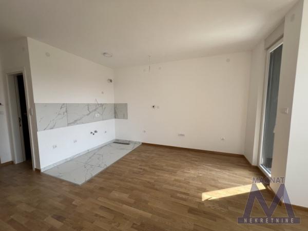 Slika 3 - Stan,NOVI SAD,TELEP,kv: 31, € 92500, ID: 1019248