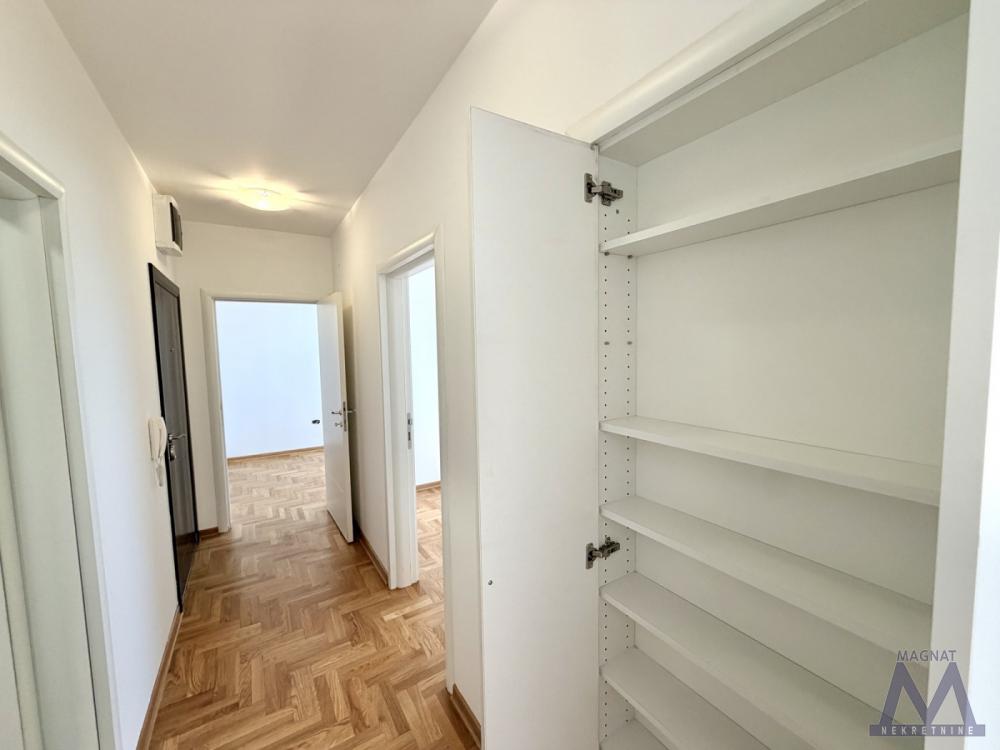 Slika 7 - Stan,NOVI SAD,CENTAR,kv: 47, € 150000, ID: 1019410