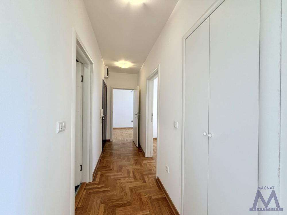 Slika 6 - Stan,NOVI SAD,CENTAR,kv: 47, € 150000, ID: 1019410