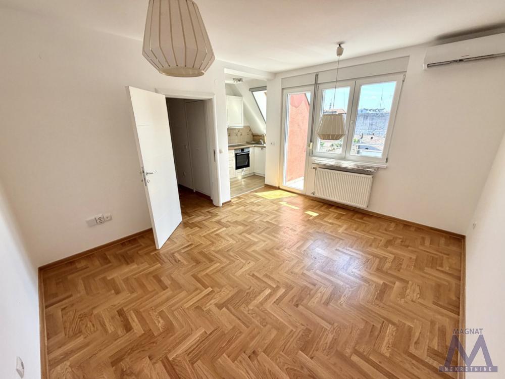 Slika 1 - Stan,NOVI SAD,CENTAR,kv: 47, € 150000, ID: 1019410