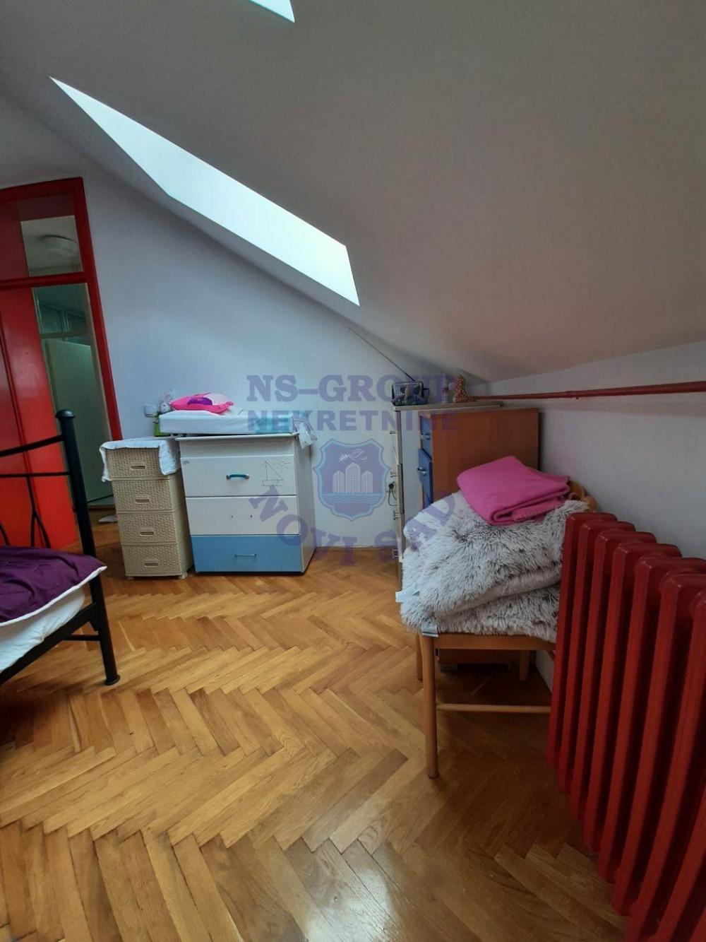 Slika 8 - Trosoban, 76m2, Grbavica Novi Sad, sa terasom