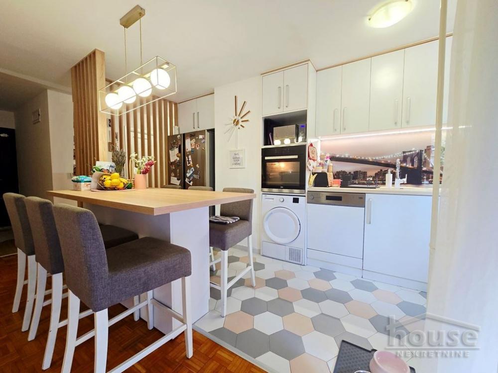 Slika 9 - Stan,NOVI SAD,LIMAN 3,kv: 76.00, € 258000, ID: 1066065