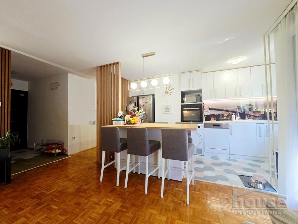 Slika 4 - Stan,NOVI SAD,LIMAN 3,kv: 76.00, € 258000, ID: 1066065
