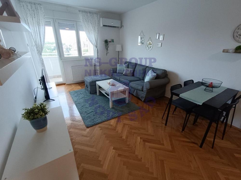 Glavna slika -Odličan dvosoban stan na Bulevaru Evrope!