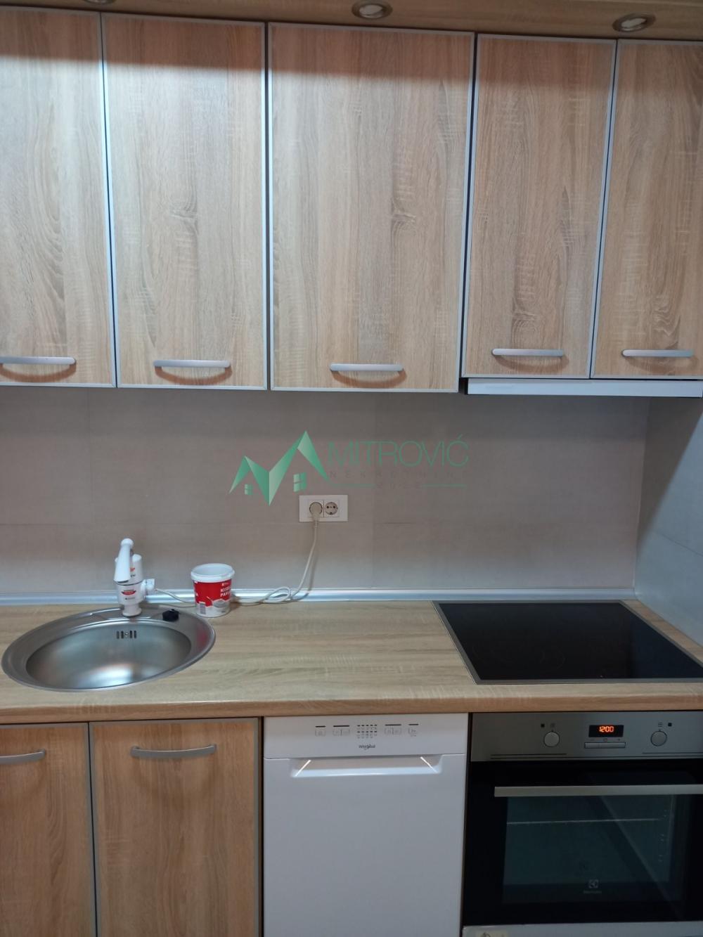 Slika 3 - Moderan kompletno namešten trosoban stan-Bulevar Evrope - izuzetna ponuda (šifra oglasa:1003849)