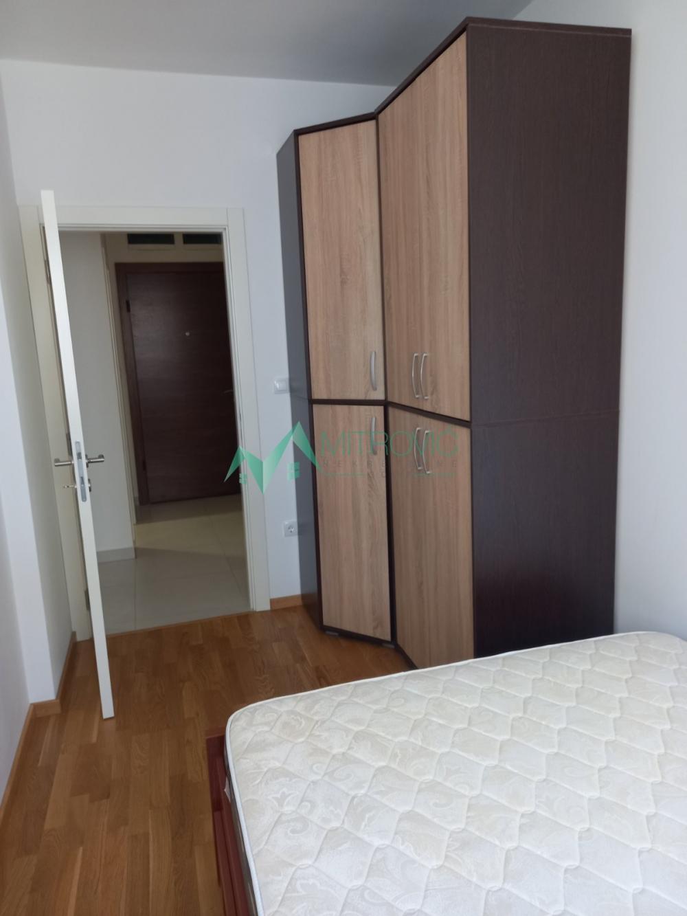 Slika 6 - Moderan kompletno namešten trosoban stan-Bulevar Evrope - izuzetna ponuda (šifra oglasa:1003849)