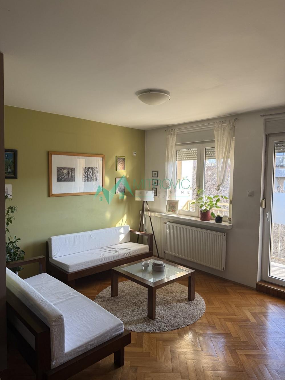 Glavna slika -Troiposoban vrlo funkcionalan Troiposoban, duplex stan, 77m2, Miše Dimitrijevića. (šifra: 1004536) 