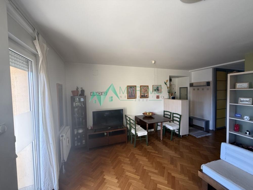 Slika 3 - Troiposoban vrlo funkcionalan Troiposoban, duplex stan, 77m2, Miše Dimitrijevića. (šifra: 1004536) 
